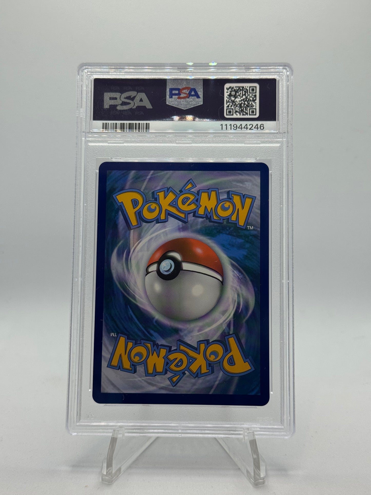 Lucario V 027/073 Champions Path - English